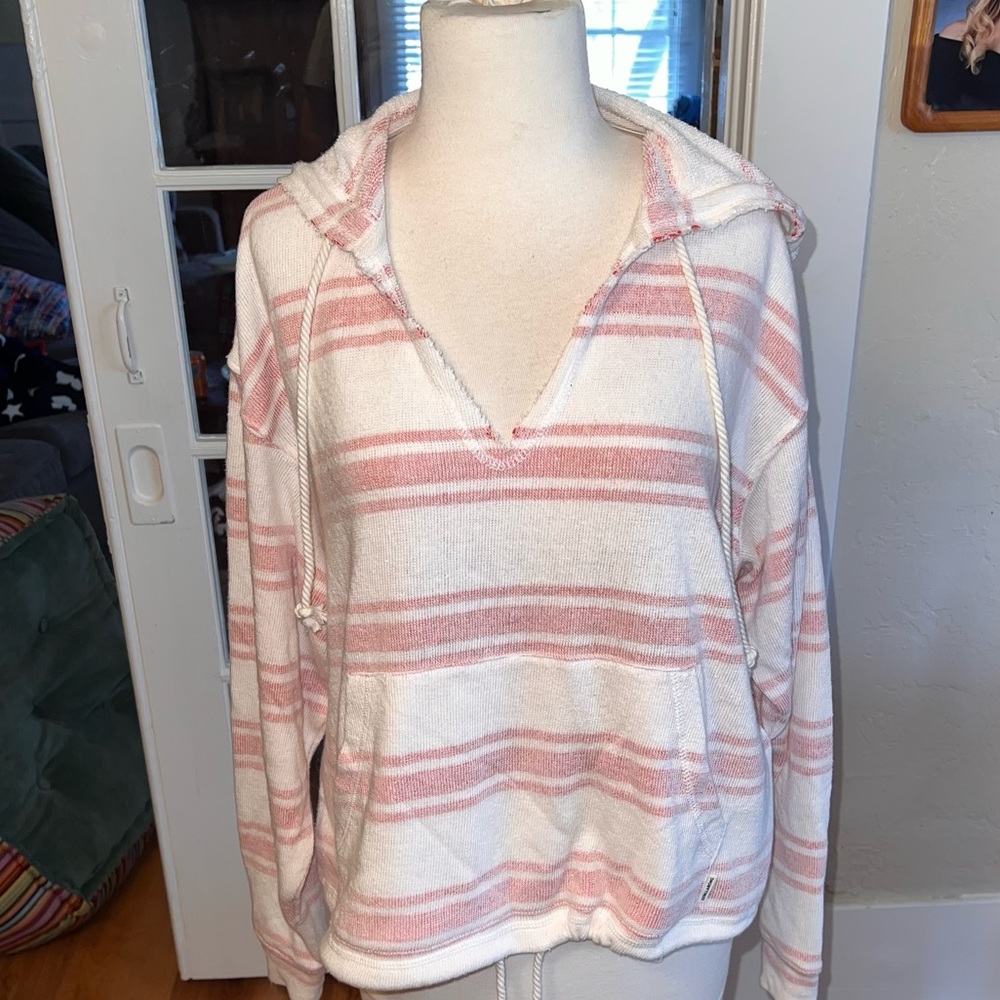 Cute Billabong hoodie.